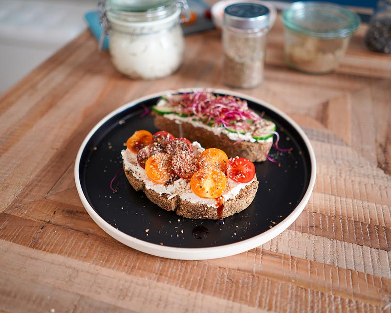 Toast prébiotique ricotta tomates cerises