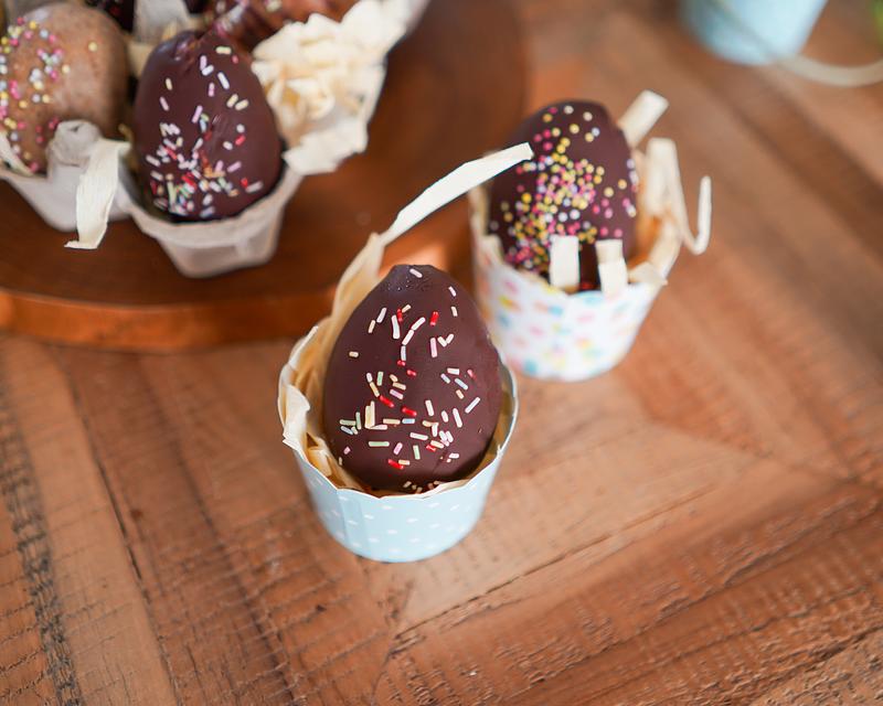 Oeufs de Pâques cacahuètes/chocolat