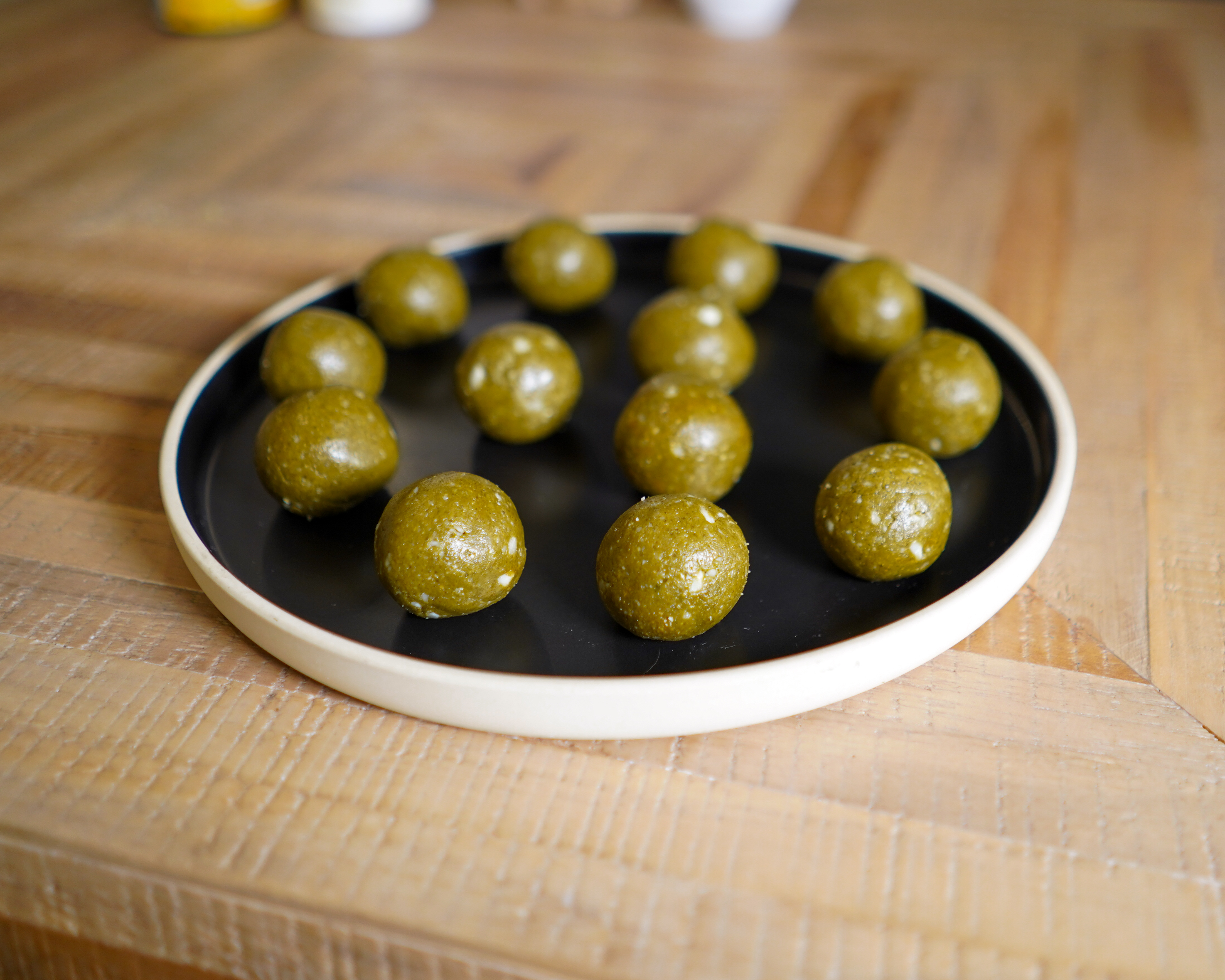 Bliss balls matcha macadamia