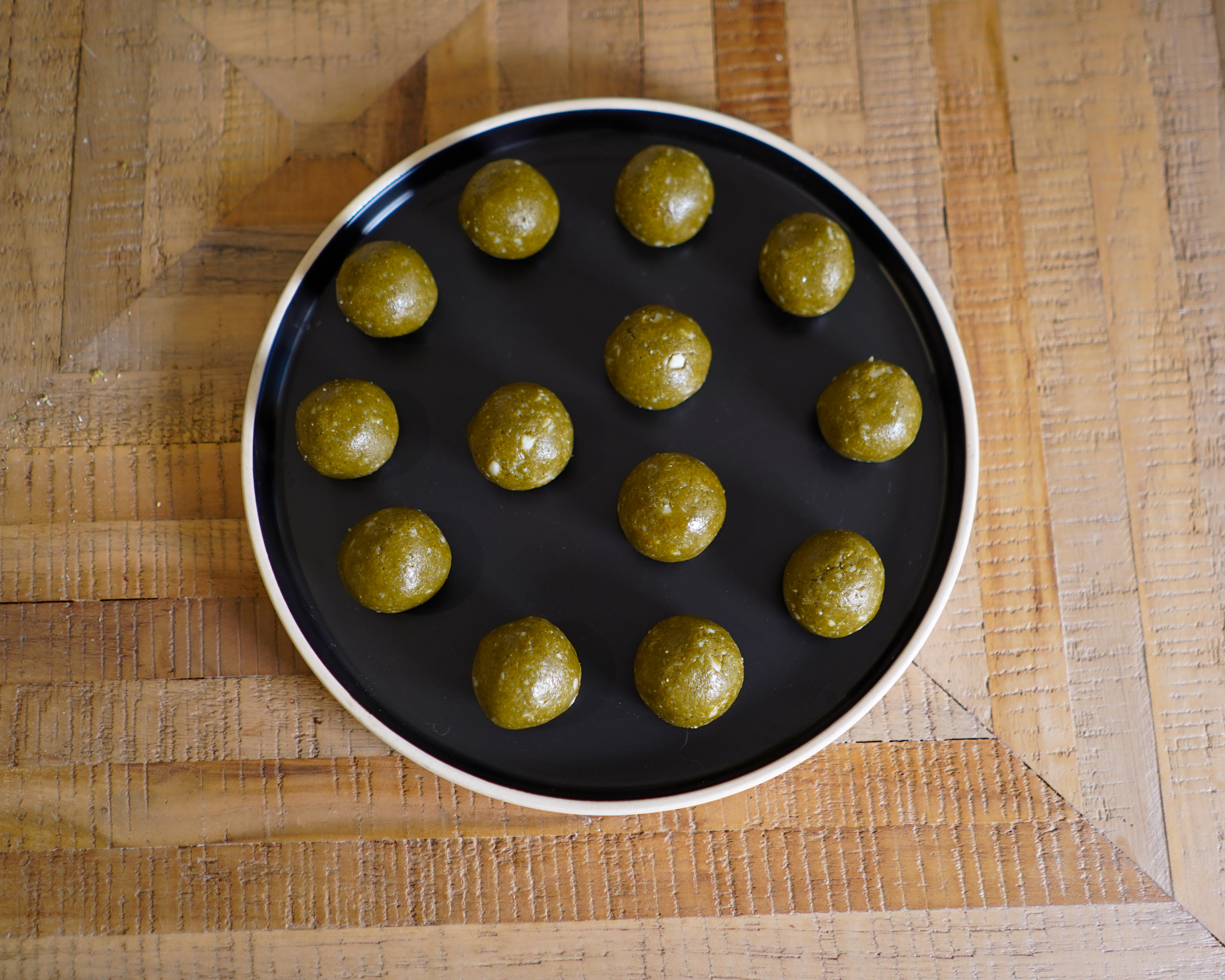 Bliss balls matcha macadamia