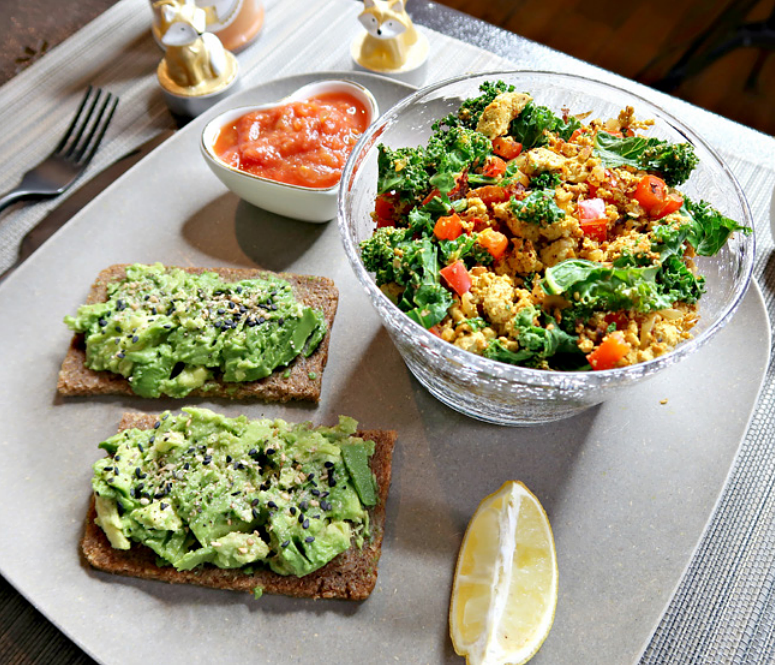 Tofu Brouillé & Toasts